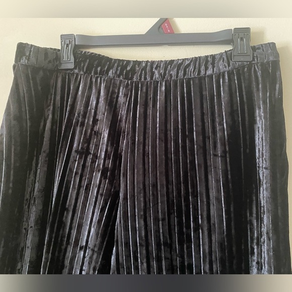H By Halston Black Velvet Pleated Pants M - Picture 3 of 5